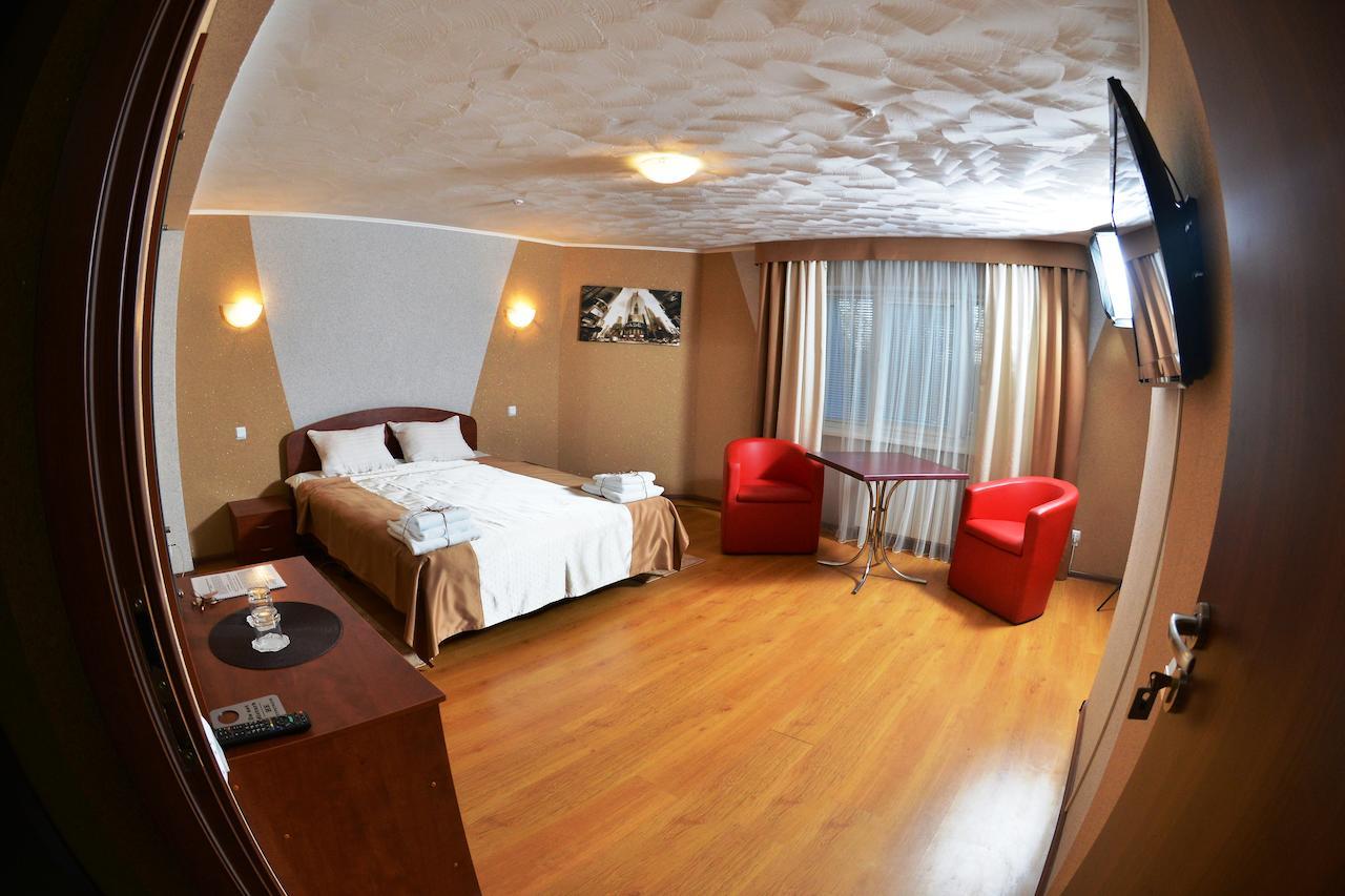 Forsage Hotel Rivne Bilik gambar